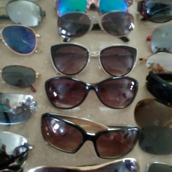 41 pair sunglasses - Picture 4 of 8